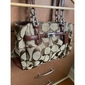 Coach Signature Chelsea & Jayden Shoulder Bag